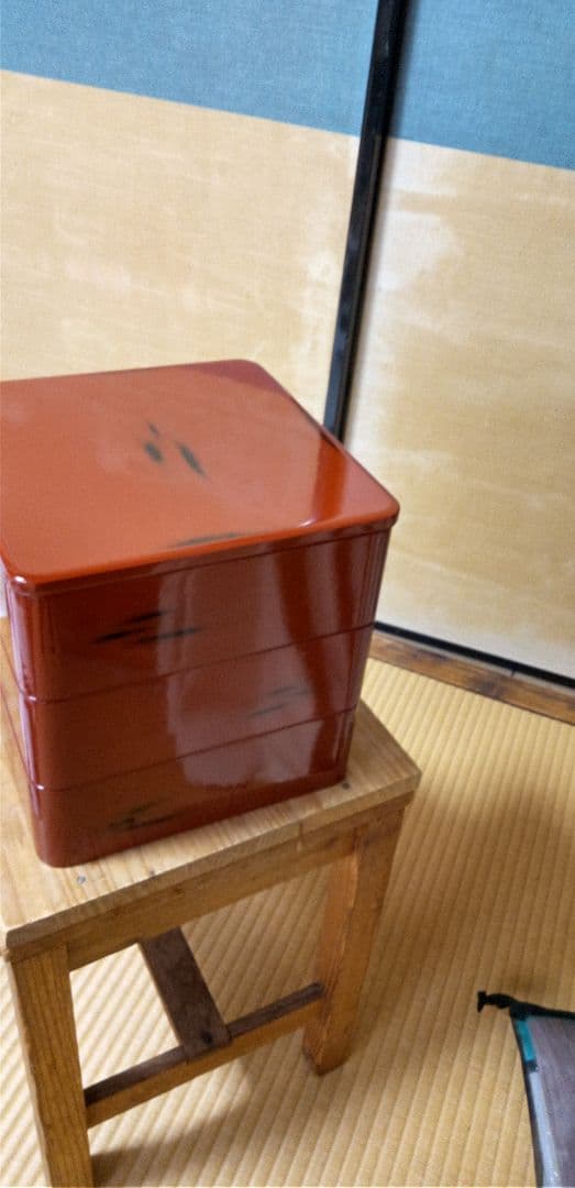 根来塗　赤色漆器製3段重箱(1段22×22×7cmです)