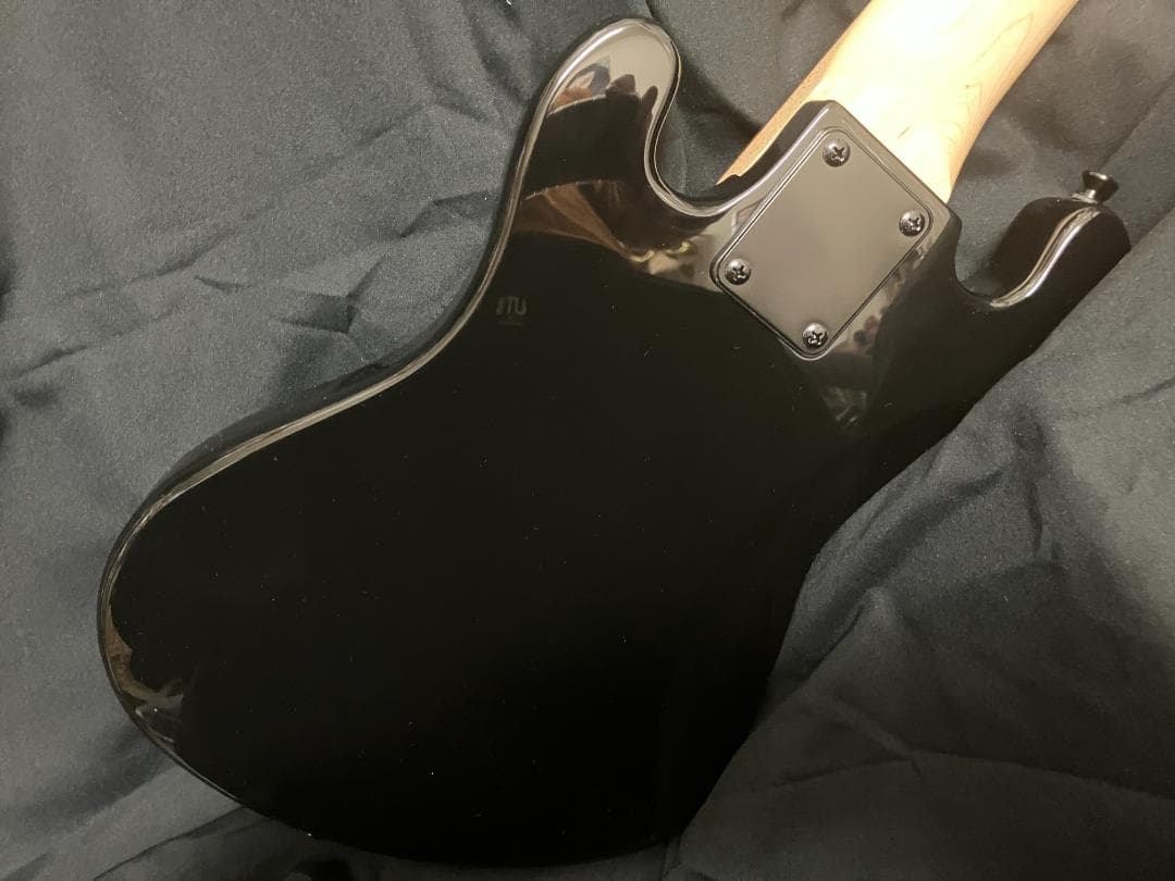 ★年末年始セール 価格★【未使用】KALA ５弦ウクレレベース（黒）専用ケース付