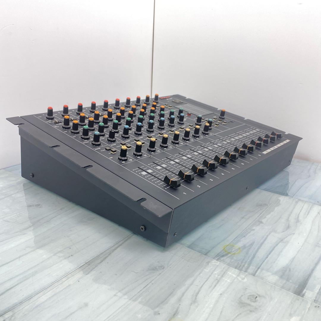TASCAM M-108　8チャンネル入力アナログミキサー