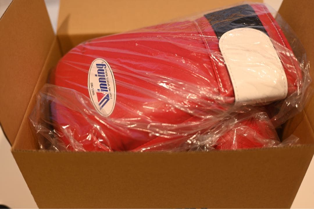 新品未使用　Winning 14オンスボクシンググローブ レッド