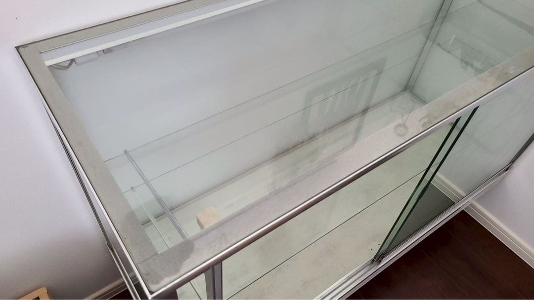 ガラスショーケース/ガラスキャビネット/照明使用不可