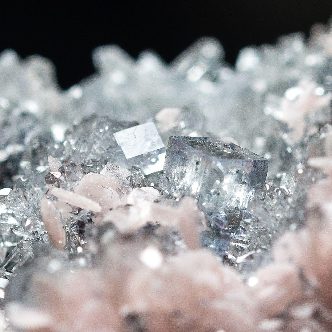 中国 ロードクロサイト フローライト 天然石 原石 鉱物標本 鉱石 蛍石 722