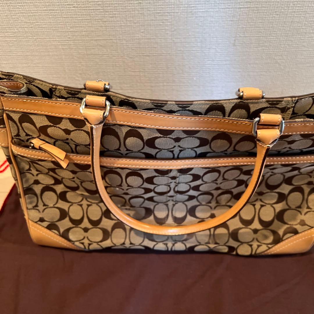 美品 Coach バッグ 中型 ベージュとブラウン