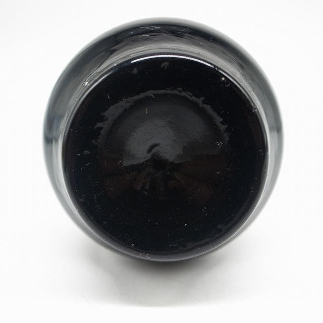 アンティーク　黒色ガラス　一輪挿し　ブラック