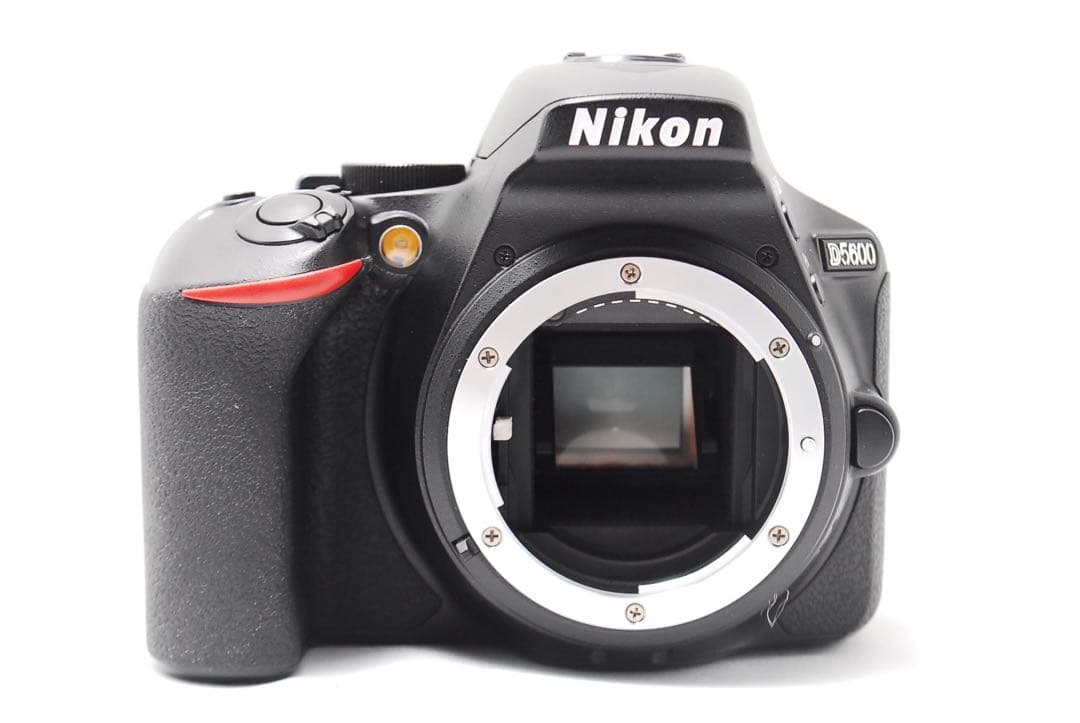 【WiFi搭載】美品 Nikon D5600 ダブルズーム 付属品充実 初心者