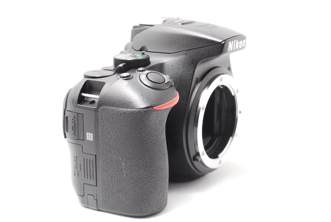 【WiFi搭載】美品 Nikon D5600 ダブルズーム 付属品充実 初心者