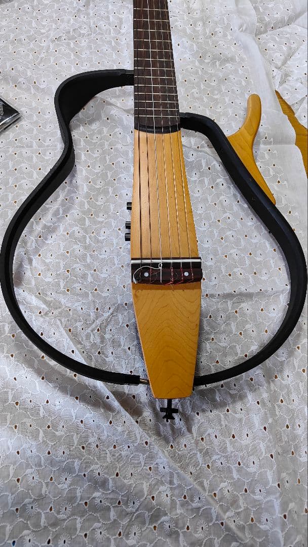 美品ヤマハ サイレントギター 100 S6弦ギター付属品多数