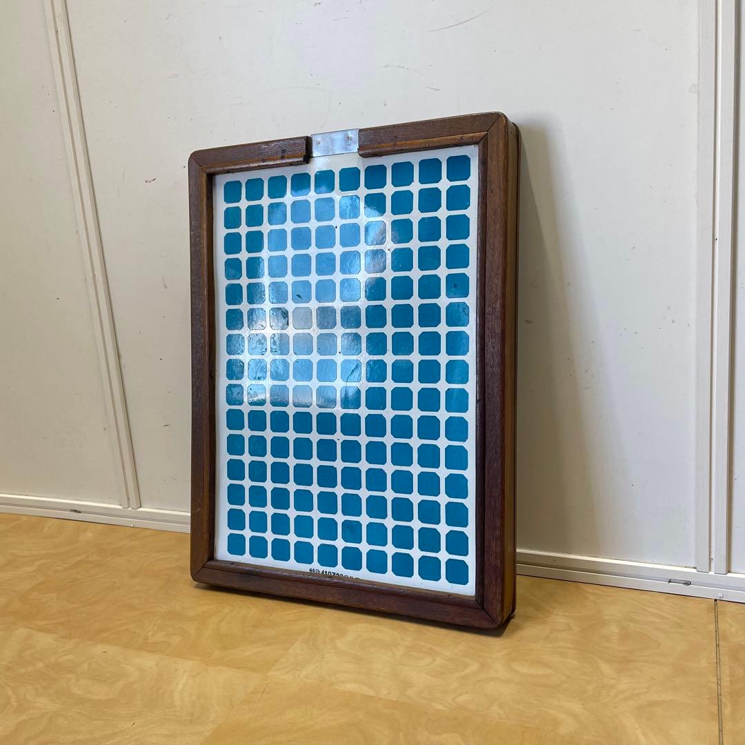 木枠ストーブ台② ビンテージ アンティーク レトロ 飾り台 花台 タイル模様