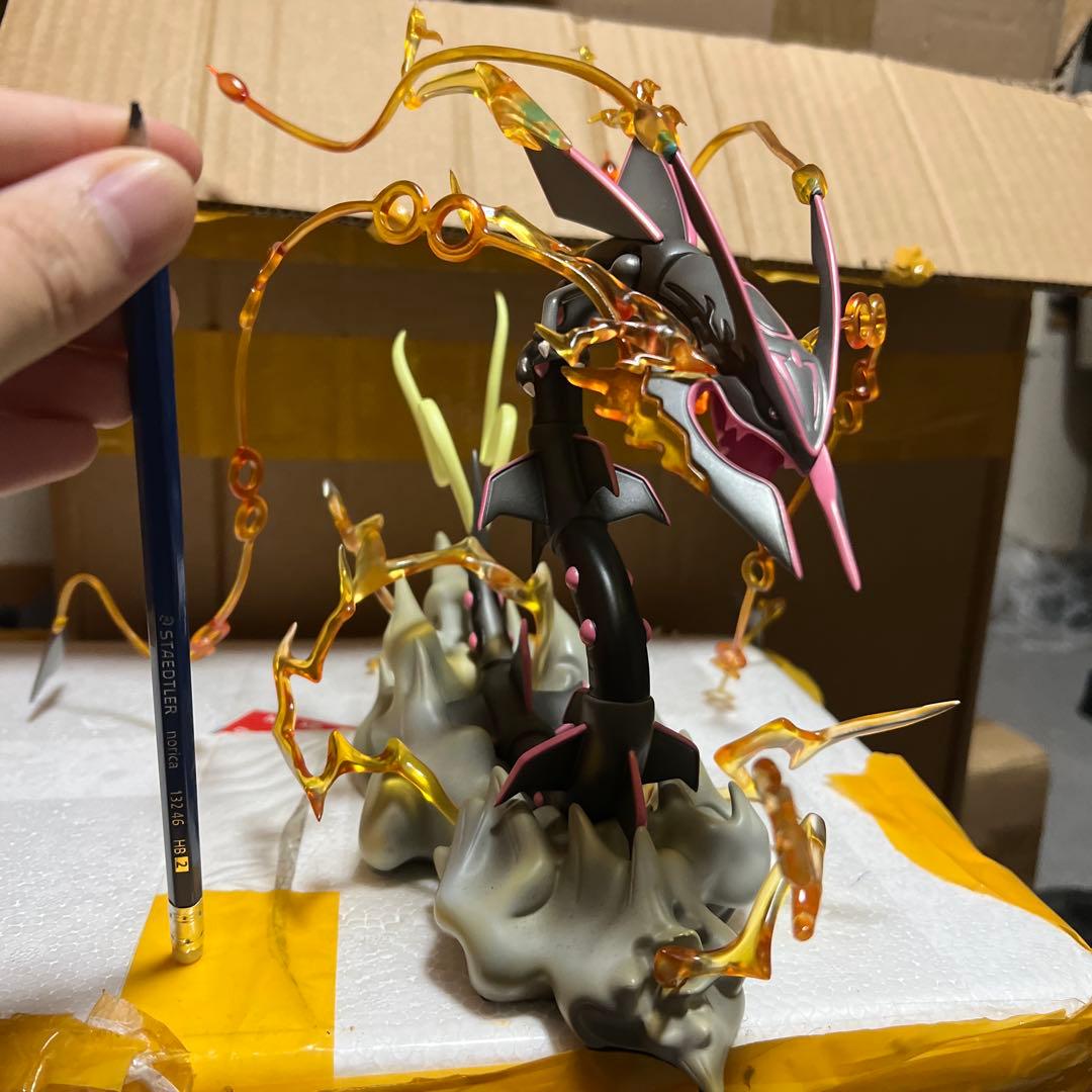 ポケモンスケールワールド　1/20サイズ　黒レックウザ