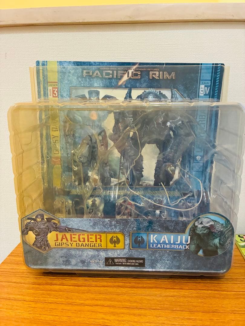 ネカ　パシフィック・リム　フィギュア　レザーバック　ジプシーデンジャー　NECA