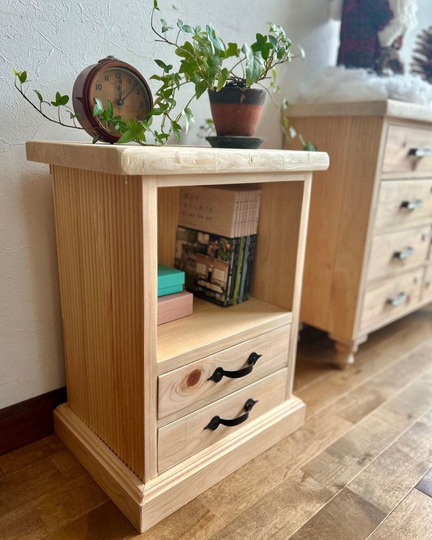 【ハンドメイド】国産ひのき使用　デザインサイドチェスト　アンティーク