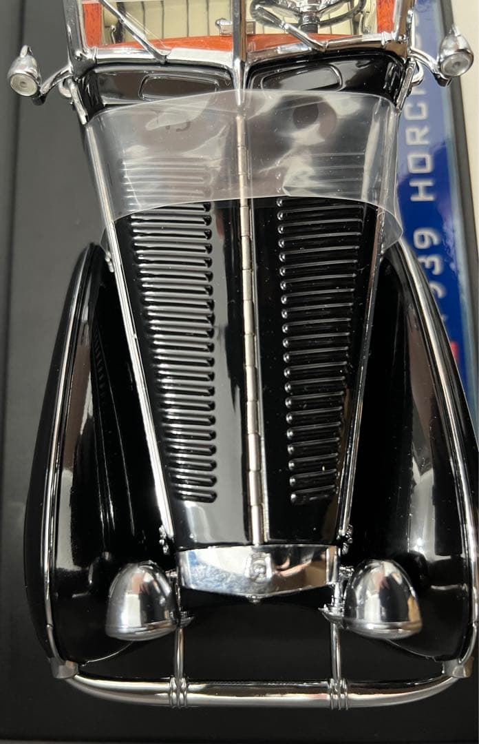 ミニカー Sun Star 1939 HORCH 855 ROADSTER 1:18