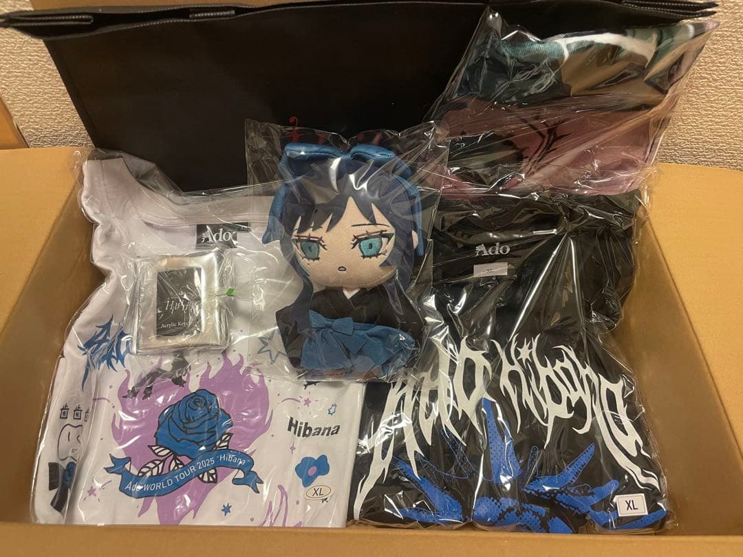 Ado Hibana Tシャツ ＆ ぬいぐるみセット