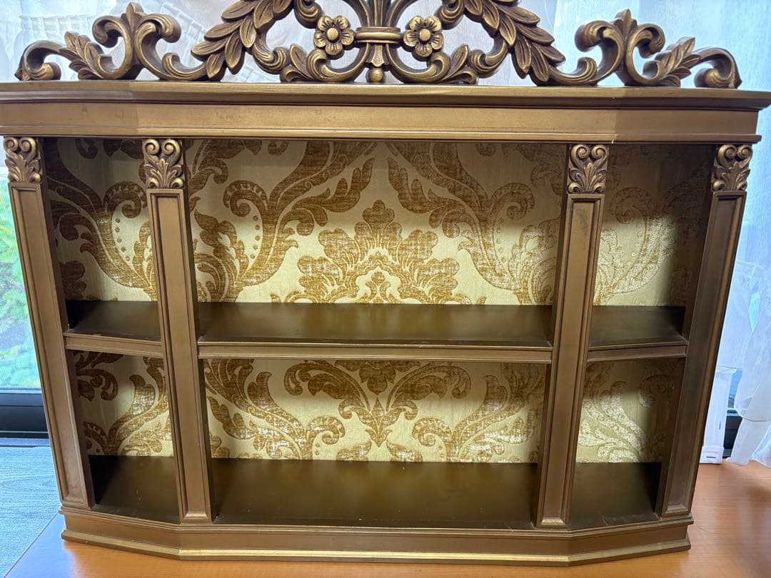 アンティークショップkioのブロンズ色の装飾棚 2段