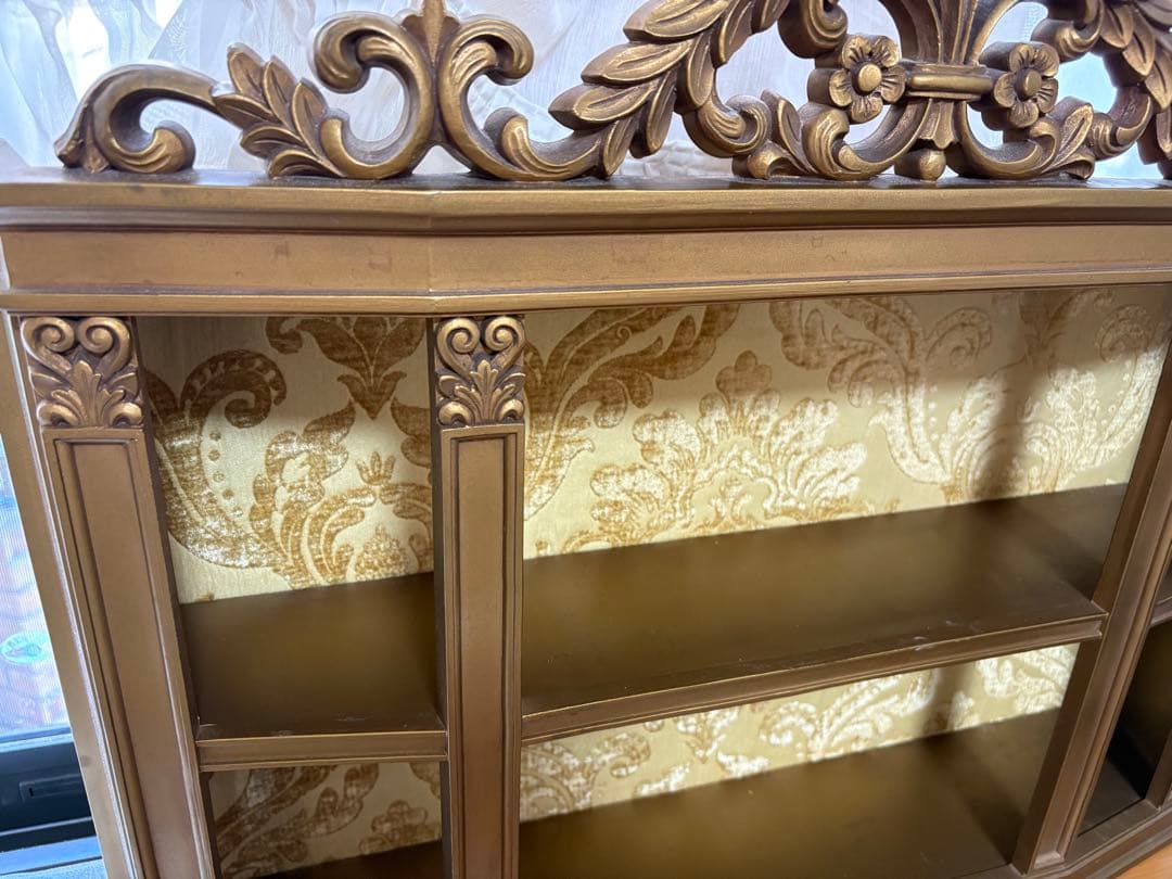 アンティークショップkioのブロンズ色の装飾棚 2段