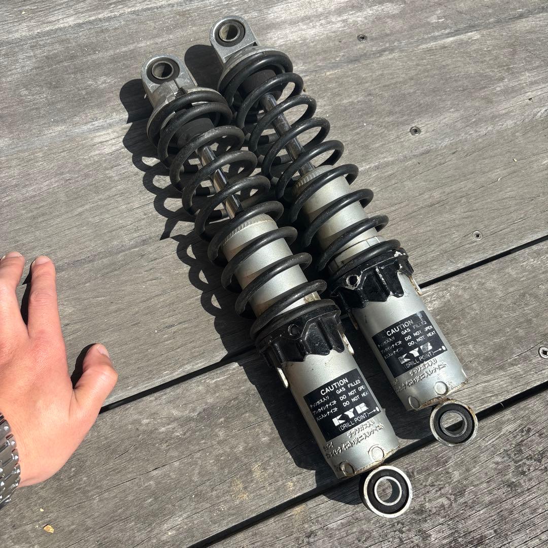 KYB カヤバ サスペンション ゼファーχ