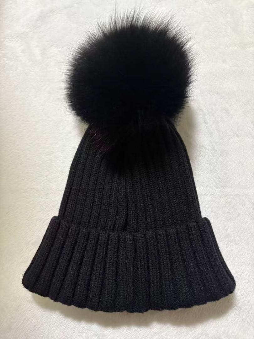 MONCLER ポンポン付きニット帽　レディース