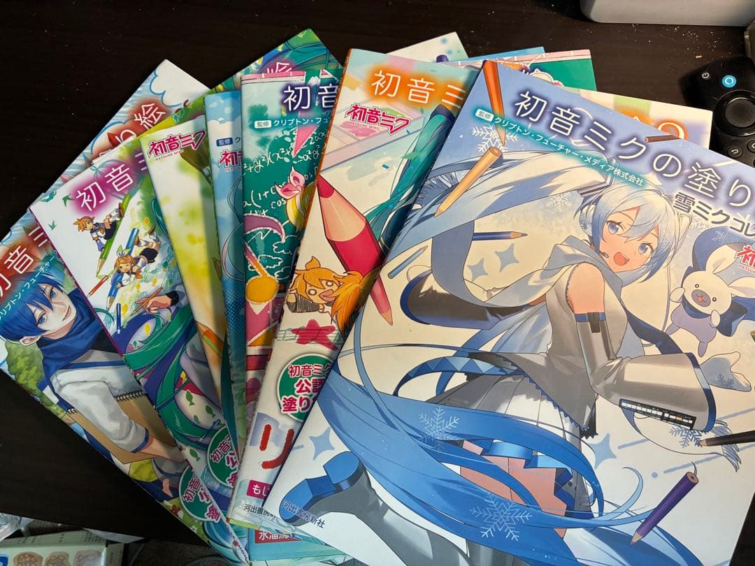 ホルベイン　プリシモ　ユニ　色辞典　色鉛筆&ぬりえ本