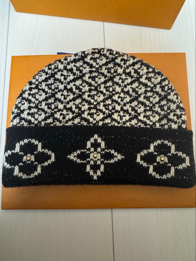 LOUIS VUITTON ニット帽 ブラック・ホワイト