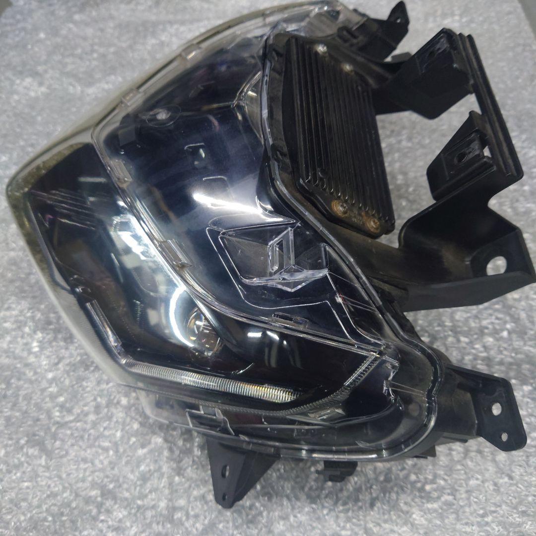 YAMAHA　マジェスティS ヘッドライト