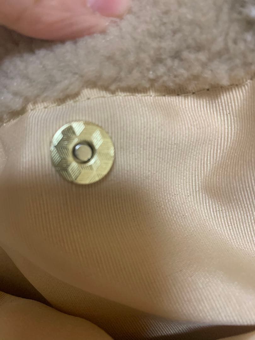 プラダノベルティ新品未使用フリースハンドバッグ ベージュ