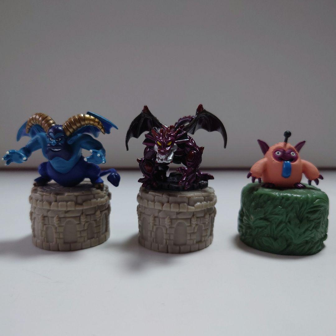 ドラゴンクエスト　フィギュア　ボトルキャップ　しん·りゅうおう　等　33種