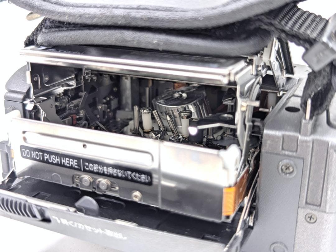 miniDVのダビングに！ Panasonic ビデオカメラ NV-DB1 02