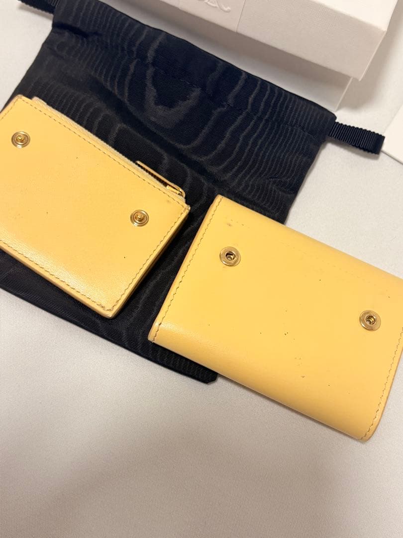 CELINE 入れ付きコンパクトウォレット　トリンオフ