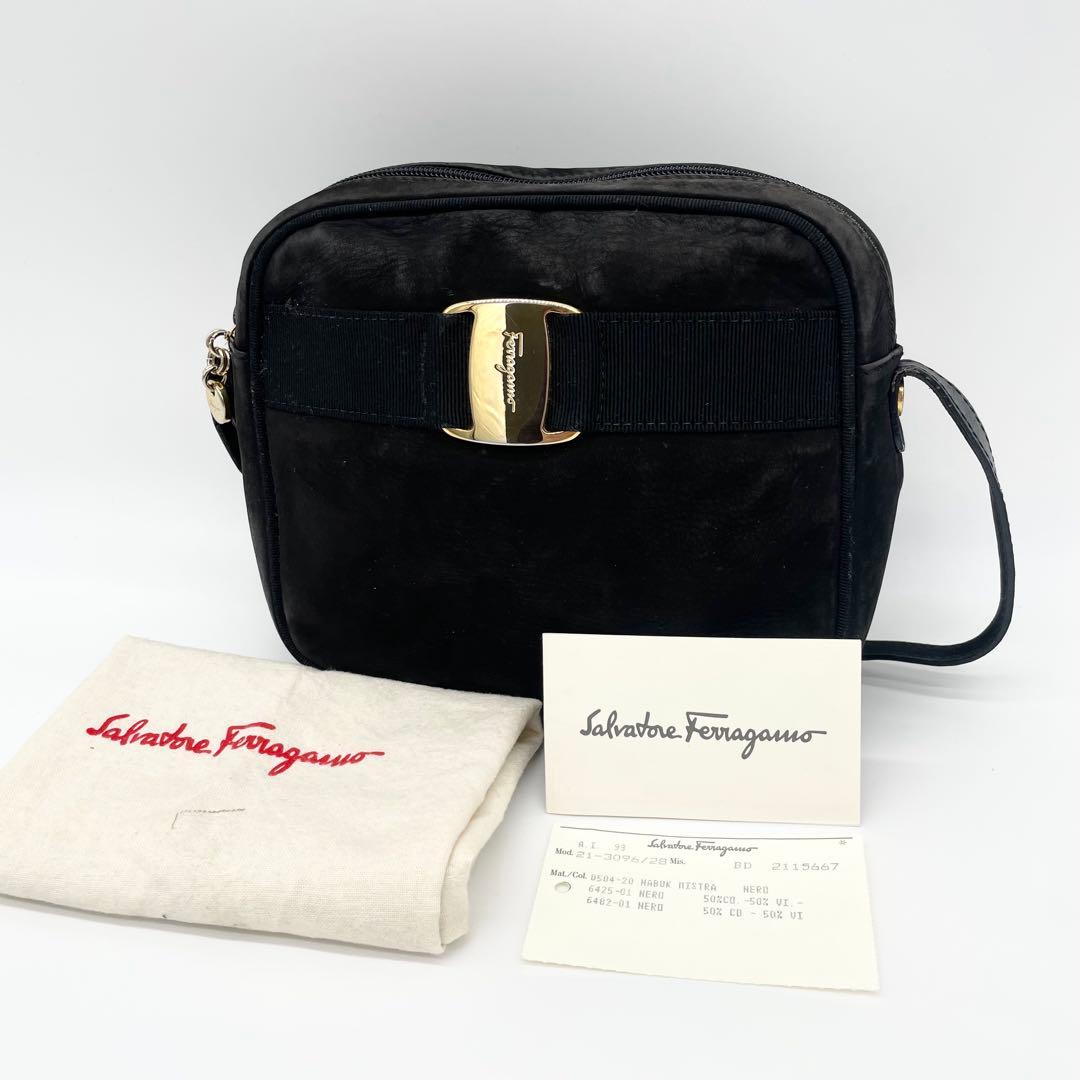 美品　サルバトーレフェラガモ　ヴァラリボン　ショルダーバッグ　ベロア　ブラック