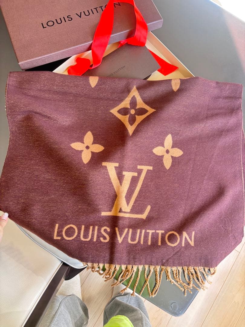 LOUIS VUITTON ブラウンマフラーノベルティー