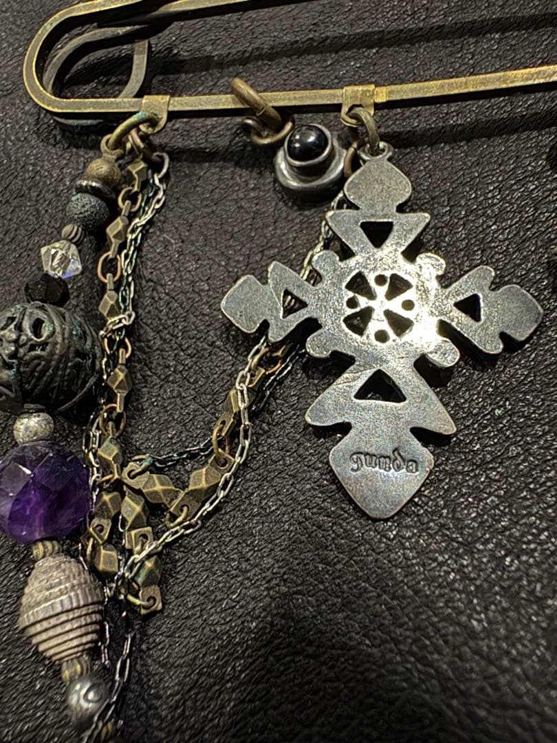 hyde愛用ブランド　gundaブローチ