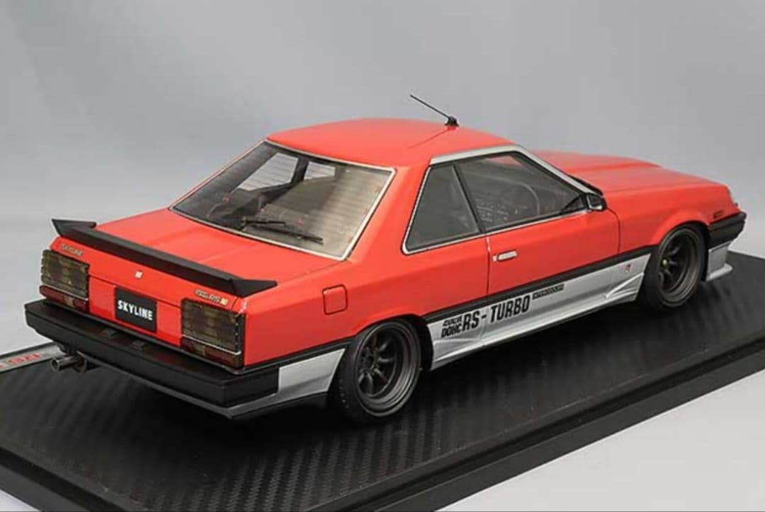 イグニッションモデル 1/18 スカイライン 2000 RS-X 赤/銀 鉄仮面