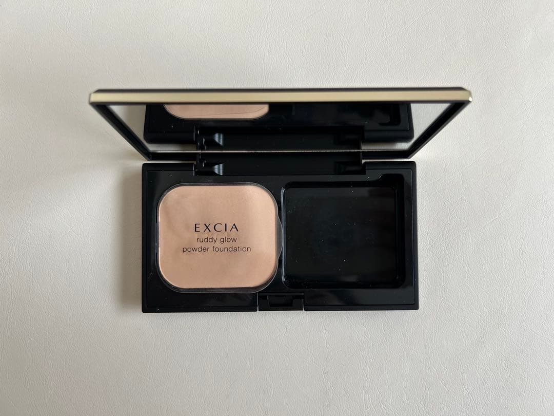 【なな様】アルビオンエクシアラディグロウパウダーファンデーションNA201ケース