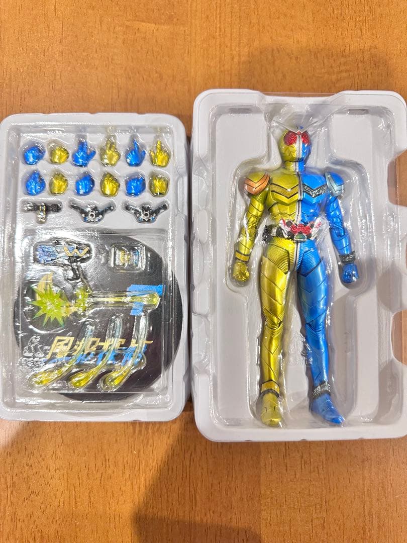 S.H.Figuarts真骨彫製法 仮面ライダーダブル ルナトリガー風都探偵版