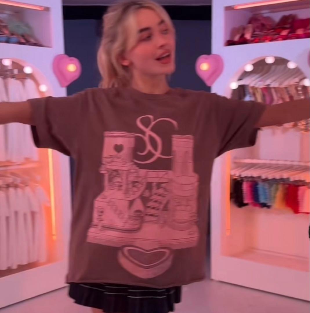 House Tour Mサイズ Sabrina Carpenter