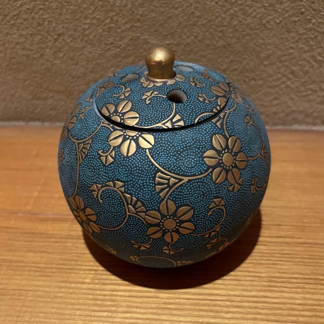時代物　九谷焼　仲田錦玉 造「渦打青粒 香炉」唐草図 丸形香道具 茶道具