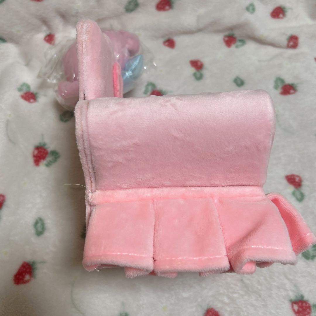 マイメロディ　マスコット付きソファ形アクセサリーケース