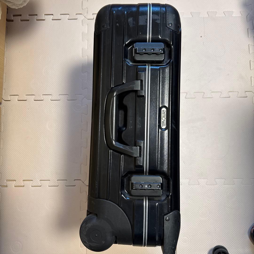 RIMOWA ブラック ハードキャリーケース