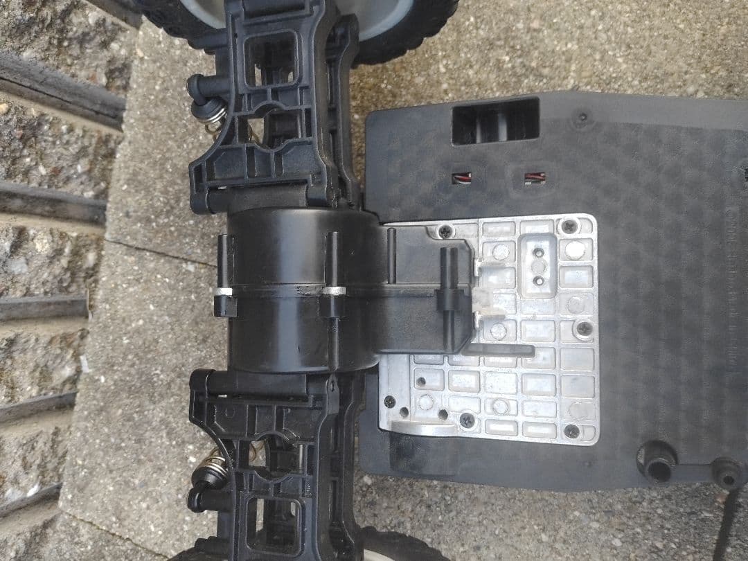 ラジコン　エンジンバギーカー　中古品