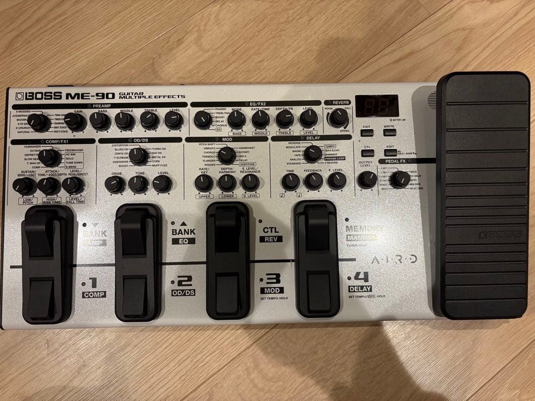 【超美品】BOSS ME-90 マルチエフェクター 限定カラー