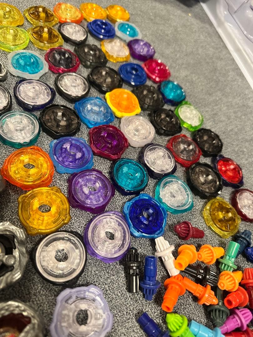 ベイブレードX 引退品　まとめ売り　ブレード48枚　ラチェット51枚　ビット50