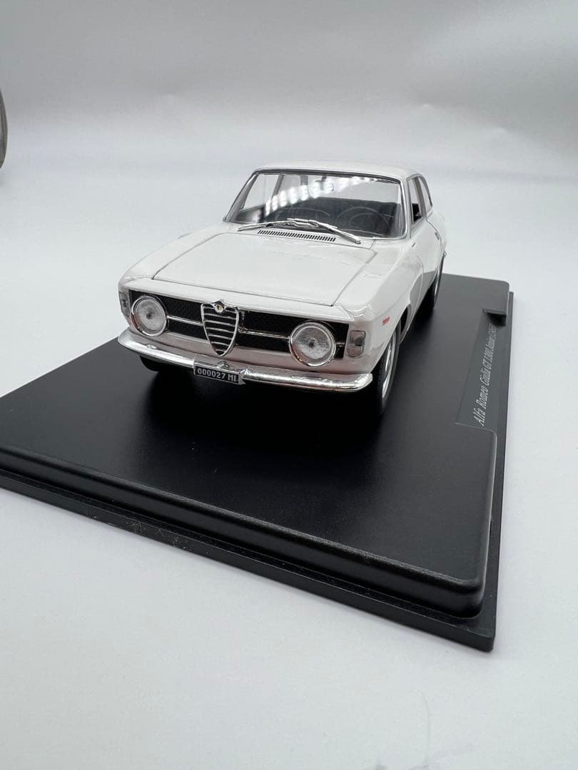 No294 ミニカー1/24箱無しAlfa Romeo Giulia GT