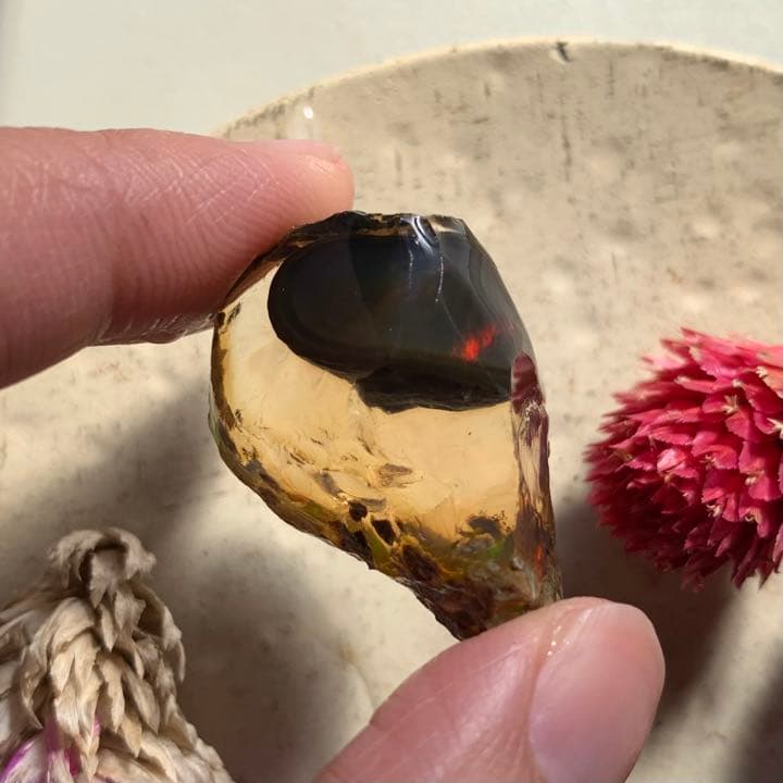 珍品\"センチュリーエッグ\"インオパール58ct/美遊色