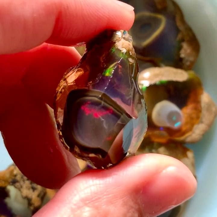 珍品\"センチュリーエッグ\"インオパール58ct/美遊色