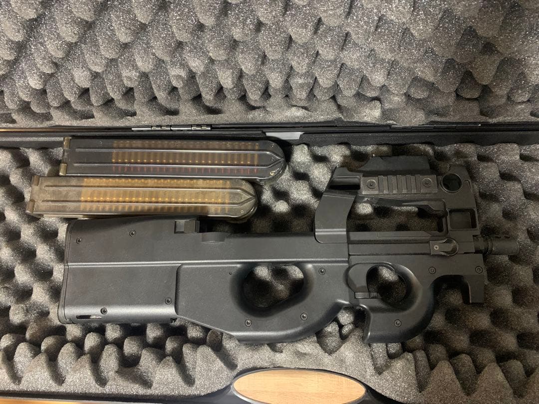 東京マルイ　P90