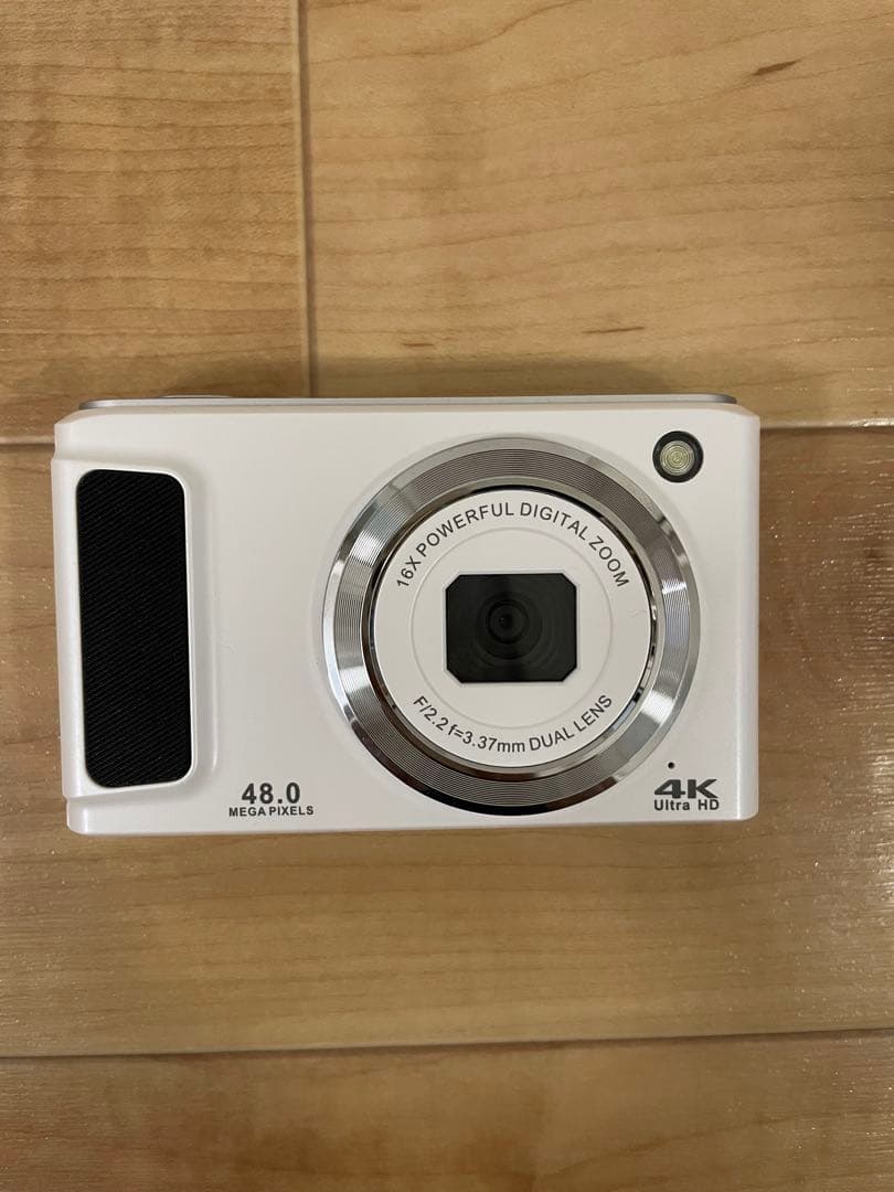 【彩 】デジカメ 充電器付き ✩動作確認済み✩