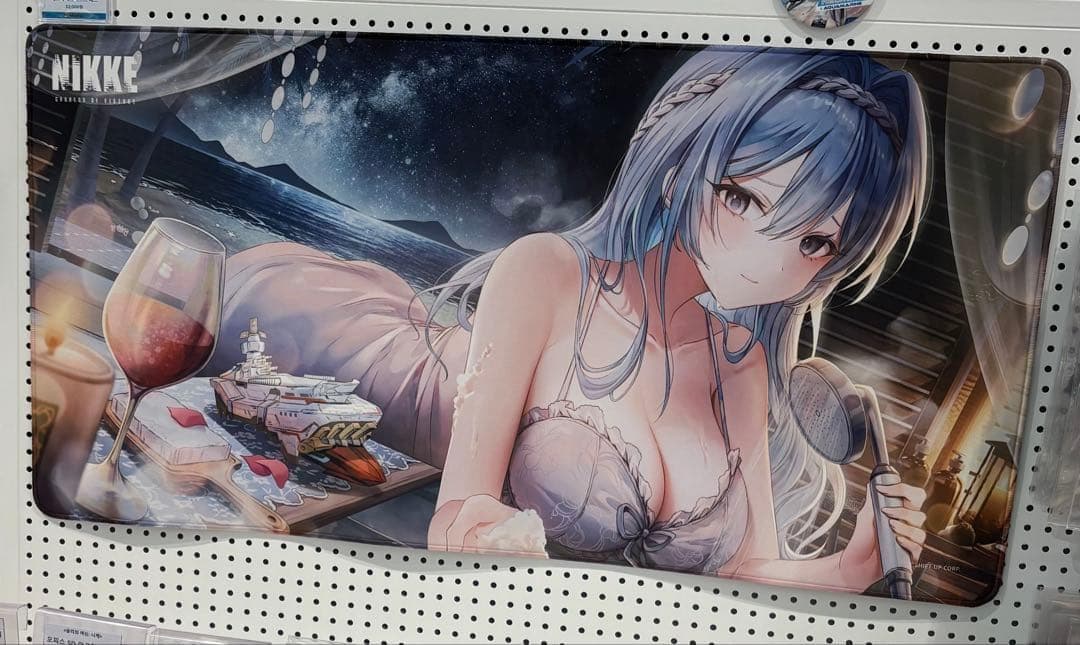 勝利の女神：NIKKE ニケ ヘルム デスクマット　韓国限定