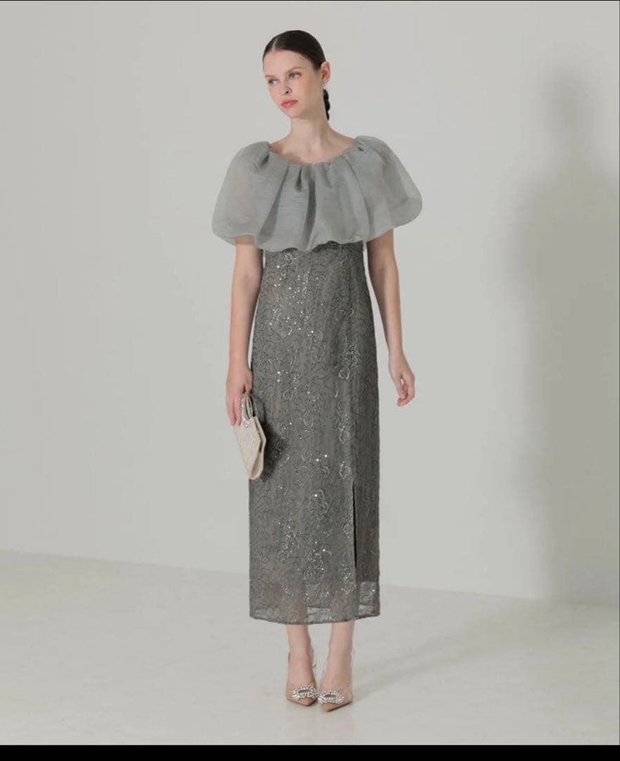 【leja】グレー フリル付きオフショルダーマキシドレス　オケージョンドレス