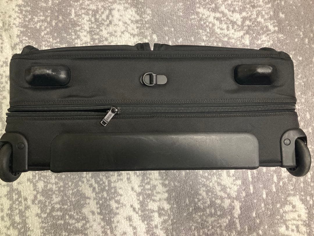 【使用2回】TUMI トゥミ 22033DH キャリー2輪