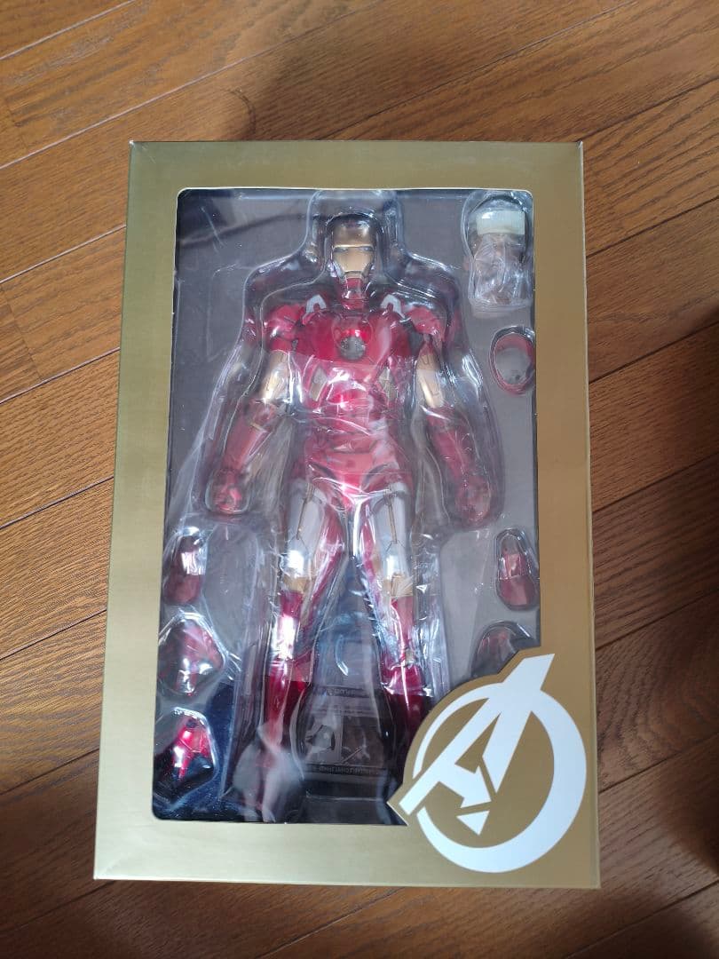 アイアンマン フィギュア アベンジャーズ　ホットトイズ